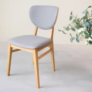 Set van 2 of 4 Nova eetkamerstoelen, frame van massief eiken, bekleding | NordicStory